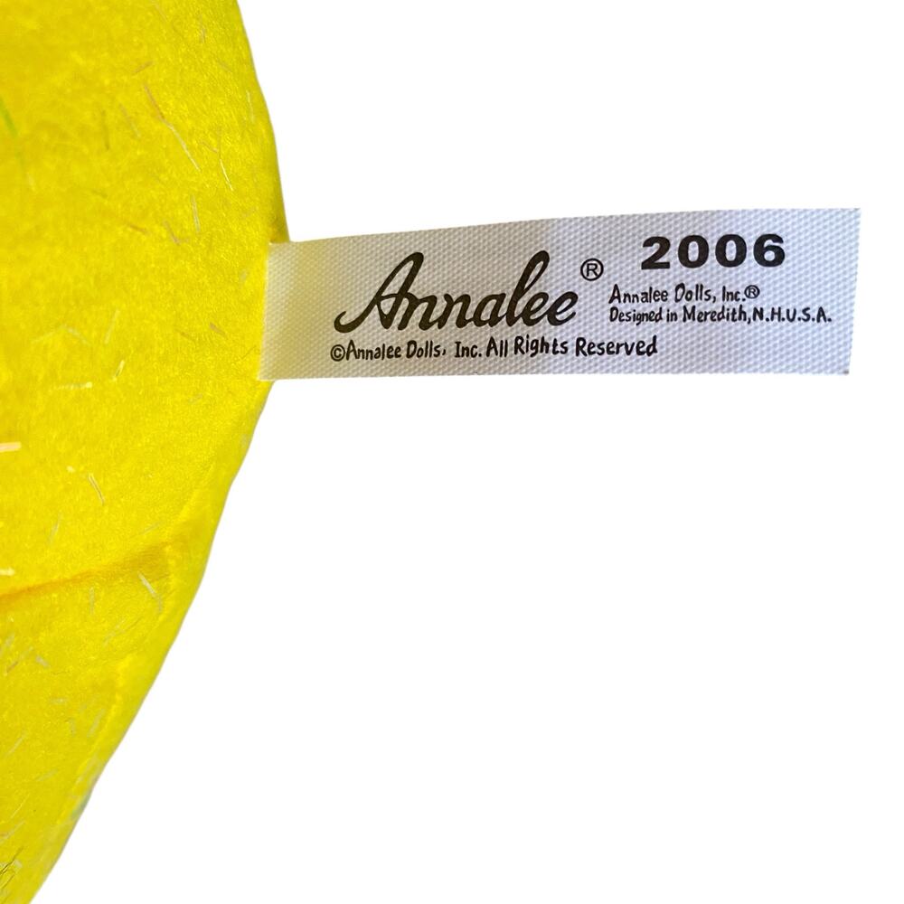 Vintage Annalee 18” Momma Duck Feather Figurine Doll Yellow 2006 Collectible - Picture 8 of 10